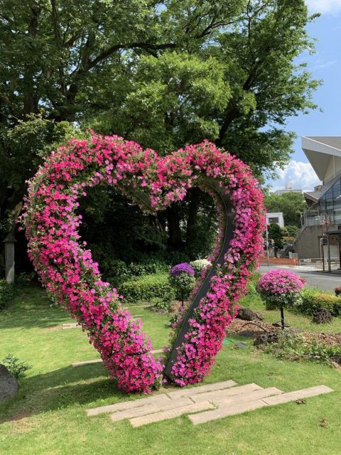 ハート形　花のオブジェ　花のまちフェア　ガーデンシティ三島